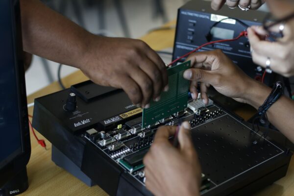 How IEEE Brought Silicon Valley Expertise to the Himalayas to Rewire a Nation