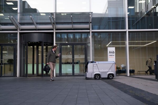 Aurora's Financial Chief Makes the Case for a Six-Figure Driverless Truck Fleet Before the Decade Is Out