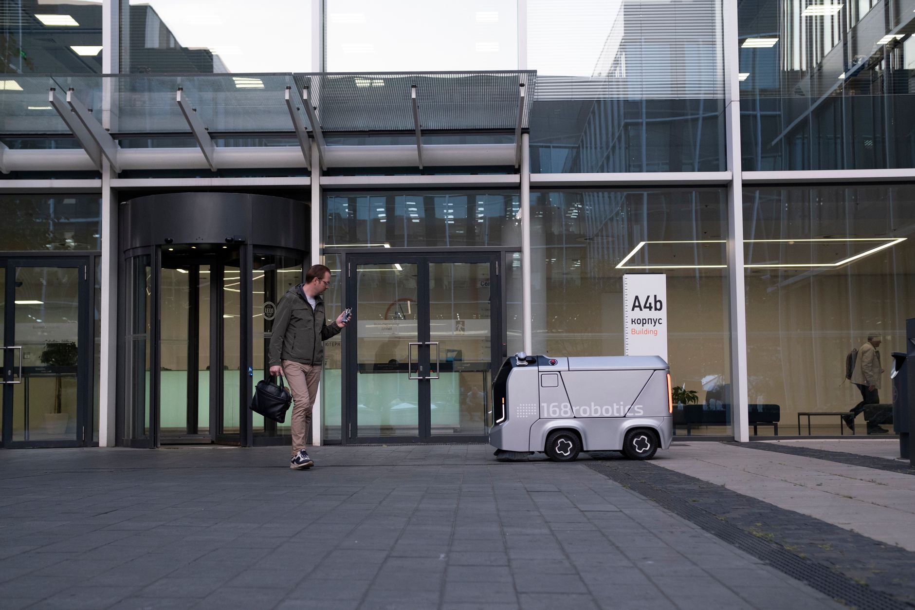 Aurora's Financial Chief Makes the Case for a Six-Figure Driverless Truck Fleet Before the Decade Is Out